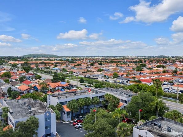 2780 W 76th St 203, Hialeah FL 33016