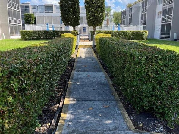 14155 SW 87th St E103, Miami FL 33183