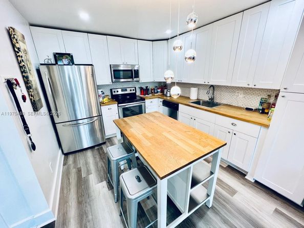 13499 Biscayne Blvd PH1705, North Miami FL 33181