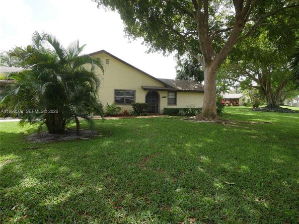 23359 Barlake Dr, Boca Raton FL 33433