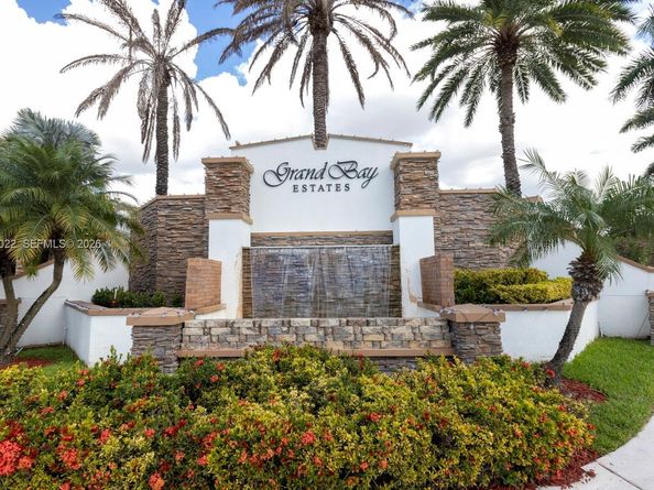 9860 NW 88th St, Doral FL 33178