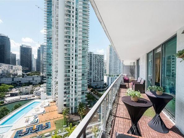 90 SW 3rd St 2116, Miami FL 33130