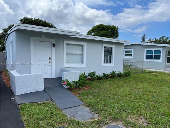 2726 NW 4th Ct, Pompano Beach FL 33069
