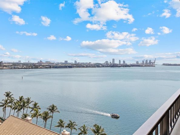 520 Brickell Key Dr A1404, Miami FL 33131