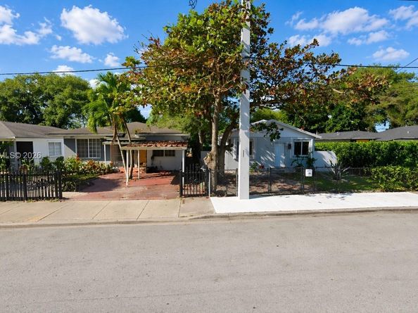 5250 NW 24th Ave, Miami FL 33142