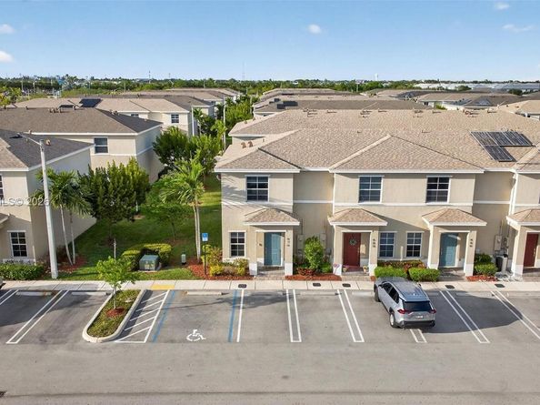 476 NE 4th Ln, Florida City FL 33034