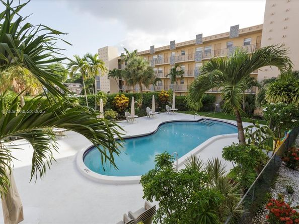 2145 Pierce St 218, Hollywood FL 33020