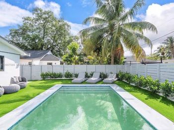 400 NW 40th St