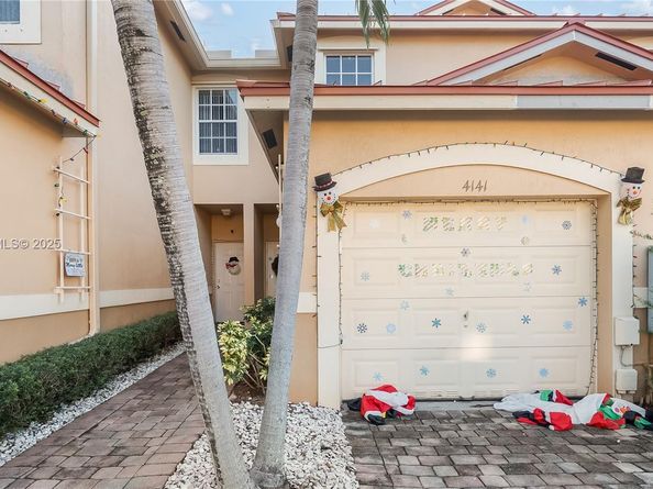 4141 Crystal Lake Dr, Deerfield Beach FL 33064