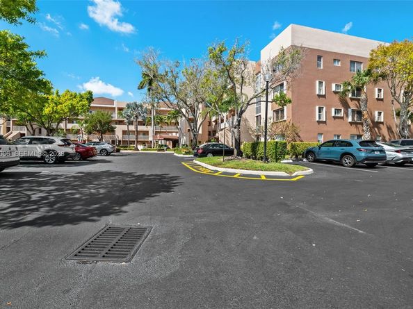 7641 Granville Dr 209, Tamarac FL 33321