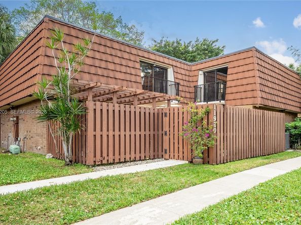 11920 SW 9th Mnr, Davie FL 33325