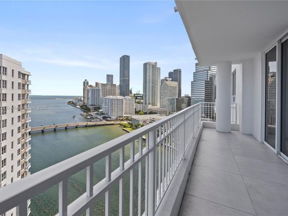 801 Brickell Key Blvd 2203, Miami FL 33131