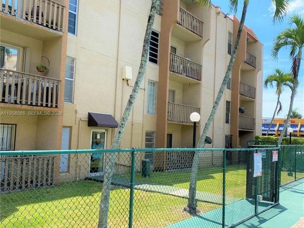 4715 NW 7th St 3022, Miami FL 33126