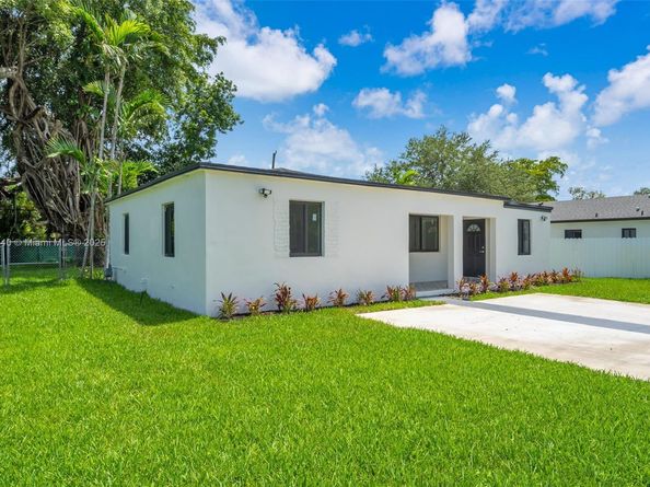 1010 NE 140th St, North Miami FL 33161