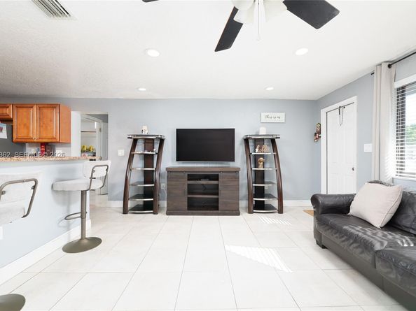 1417 SW 48th Ave, Fort Lauderdale FL 33317