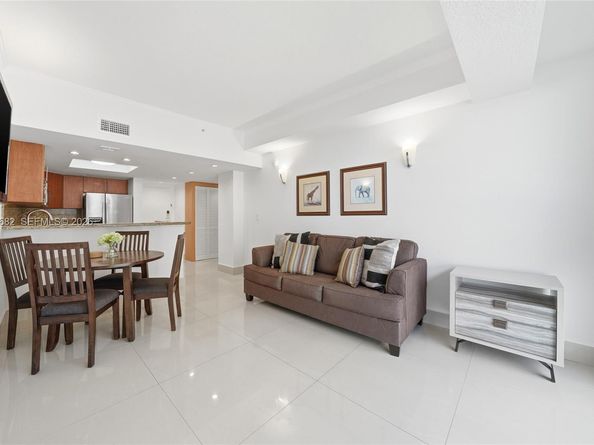 2951 S Bayshore Dr 1111, Miami FL 33133