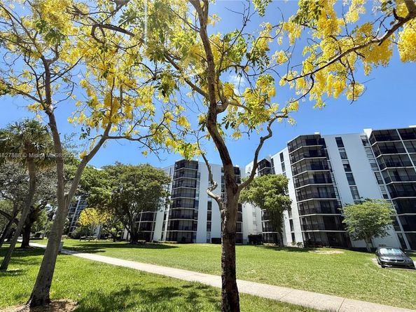 3475 N Country Club Drive 501, Aventura FL 33180