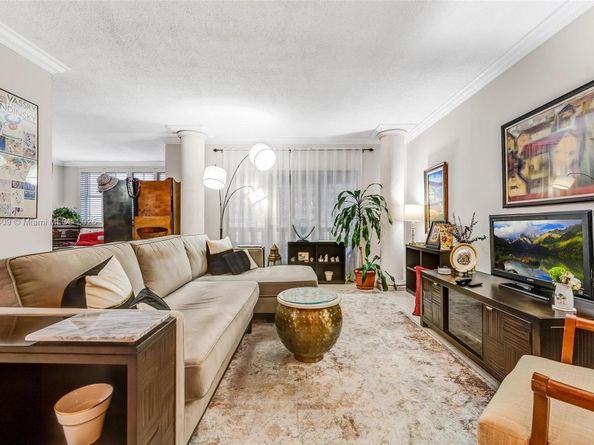 4330 Hillcrest Dr 516, Hollywood FL 33021