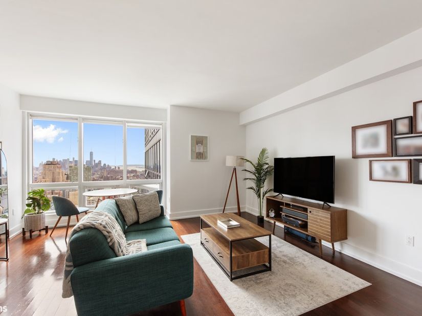 350 West 42nd Street 43F, New York NY 10036
