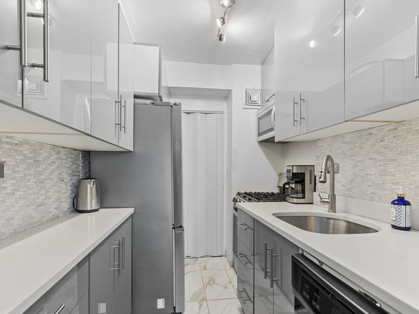 225 Adams Street 8H, Brooklyn NY 11201