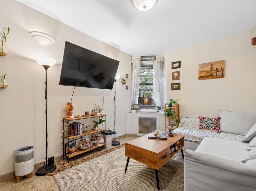 21-06 35th Street 2C, Queens NY 11105