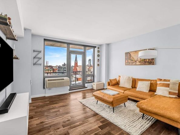 5-49 Borden Avenue 7F, Queens NY 11101