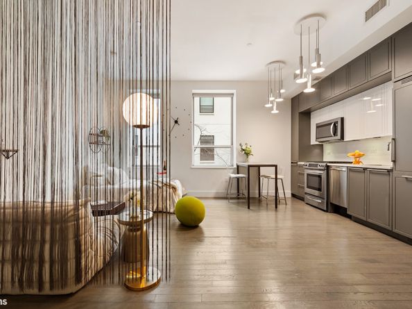 416 West 52nd Street 207, New York NY 10019