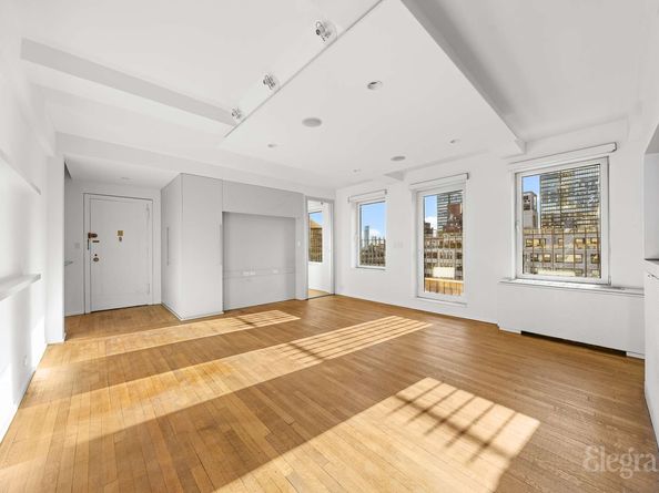 400 East 52nd Street 14G, New York NY 10022