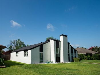 2214  Roundrock Drive 