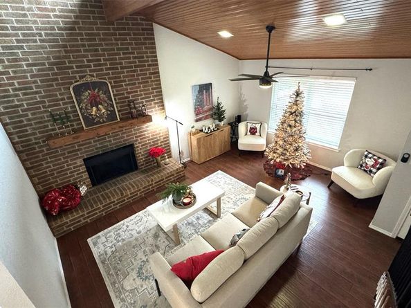 1008  Forest Creek Street , Benbrook Texas 76126