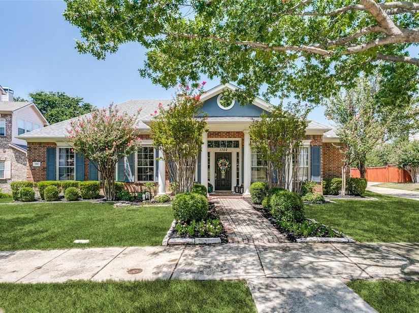 1702  Bluffview Lane , Carrollton Texas 75007