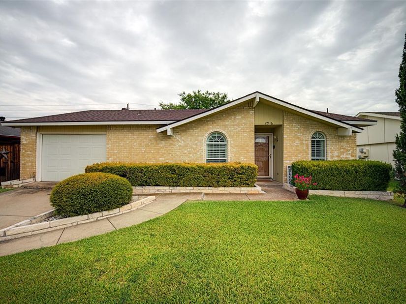 2916  Lockwood Drive , Carrollton Texas 75007
