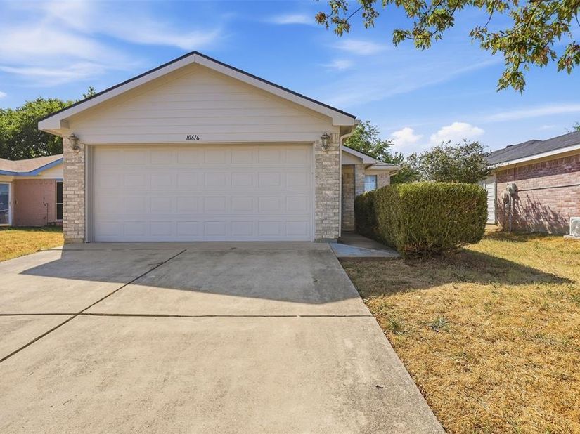 10616  Shadywood Drive , Fort Worth Texas 76140