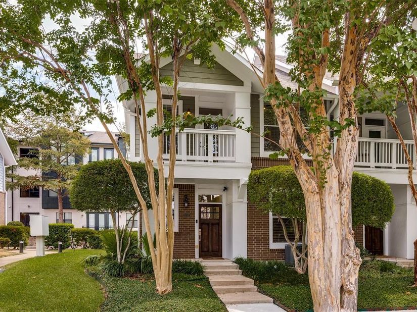 1852  Summit Avenue , Dallas Texas 75206