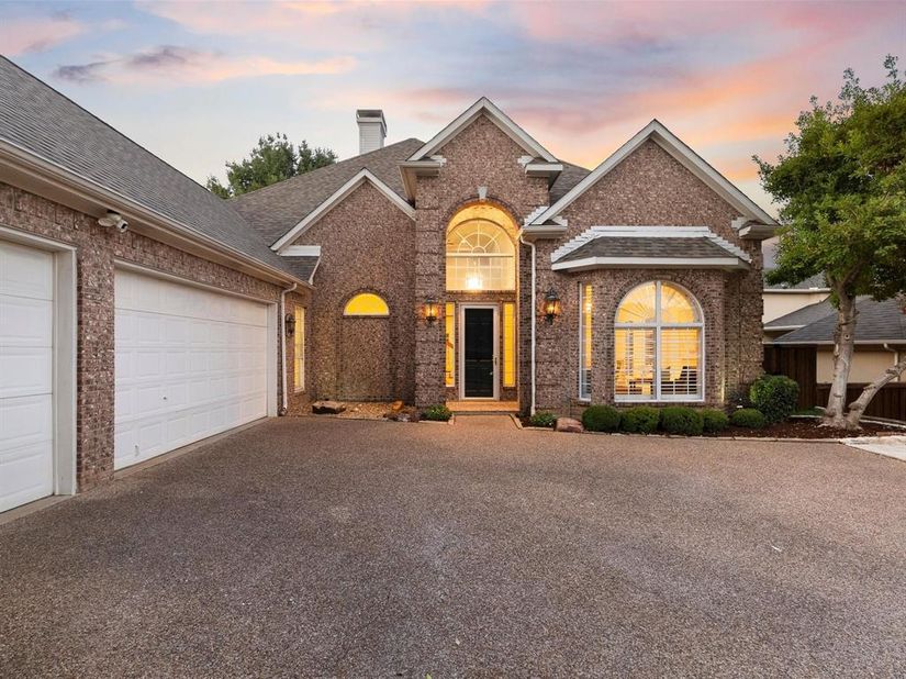 6713  Columbine Way , Plano Texas 75093