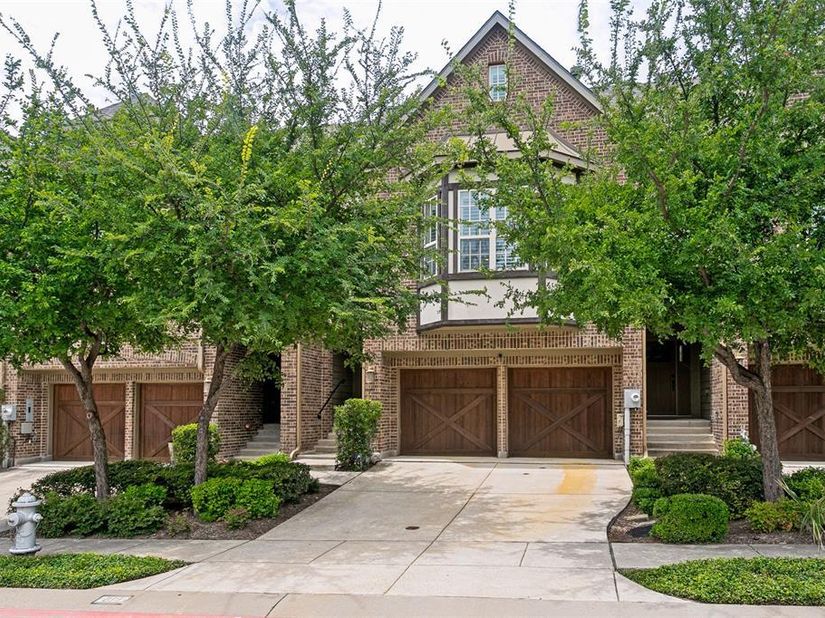 2662  Sherwood Drive , Lewisville Texas 75067