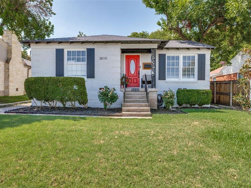 2610  Alco Avenue , Dallas Texas 75211