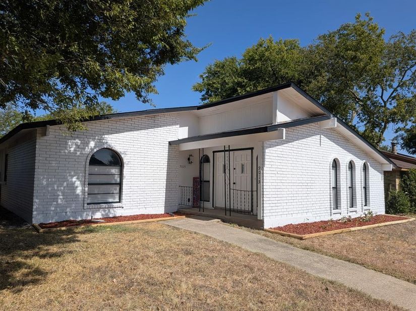 9015  High Plain Lane , Dallas Texas 75249