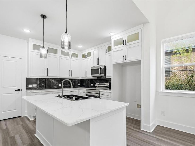 4448  Marcell Avenue , Dallas Texas 75211