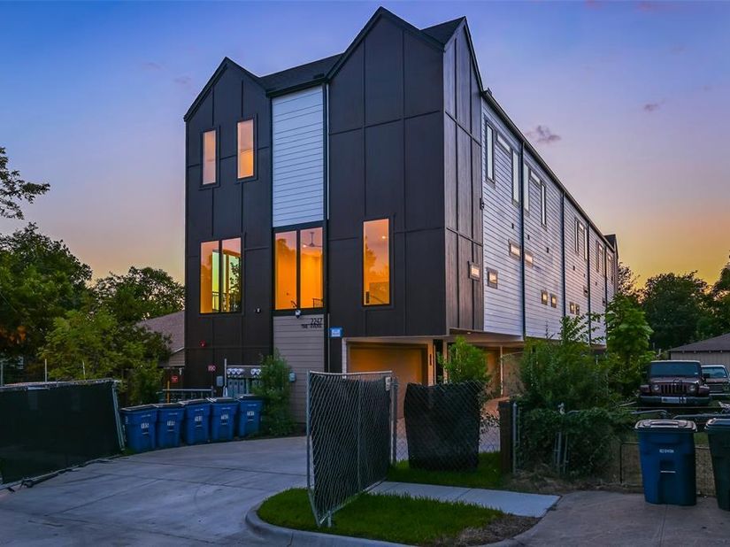 2247  Mail Avenue  102, Dallas Texas 75235