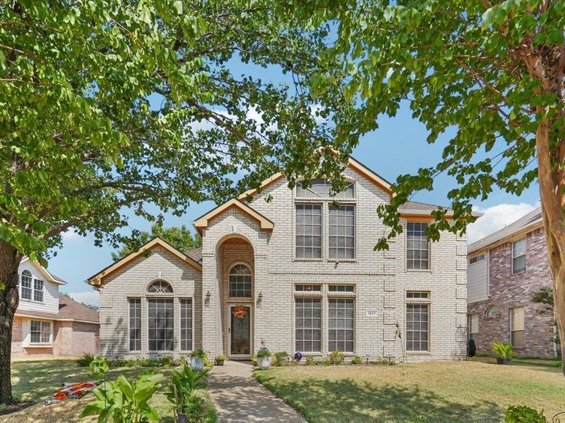 1517  Mountain Laurel Lane , DeSoto Texas 75115