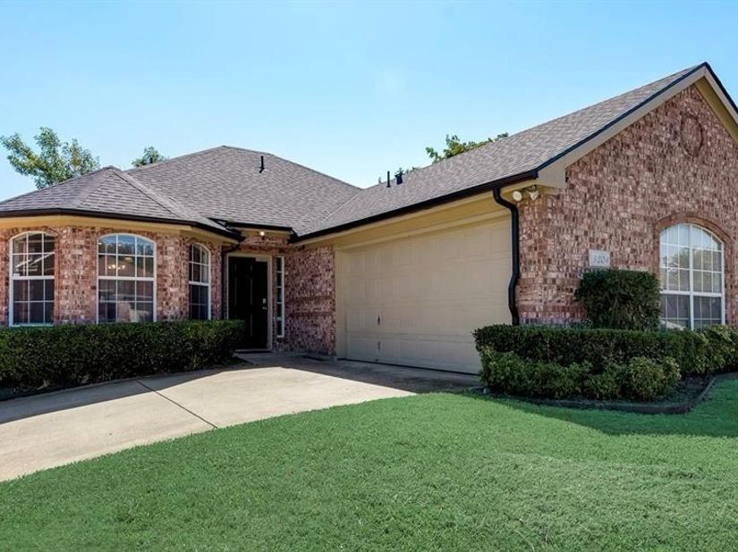 3204  Plumstead Drive , Dallas Texas 75228