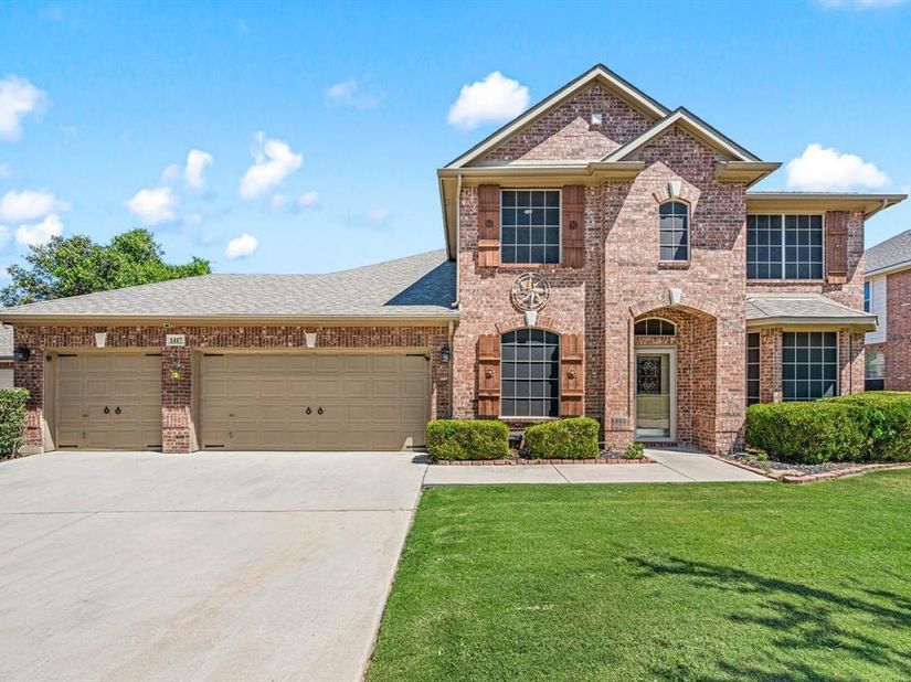 1417  White Ash Street , Saginaw Texas 76131