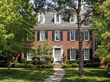 133 W Greenbriar Lane 