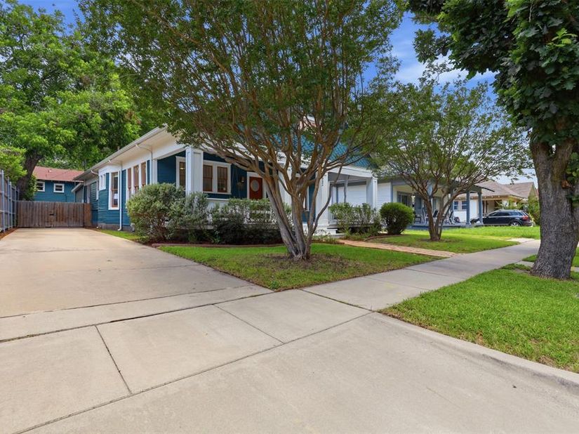 1932  5th Avenue , Fort Worth Texas 76110