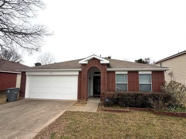 1937  Earnhardt Way , Dallas Texas 75217