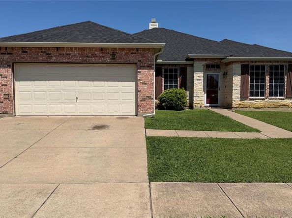 8221  Atherton Street , Arlington Texas 76002