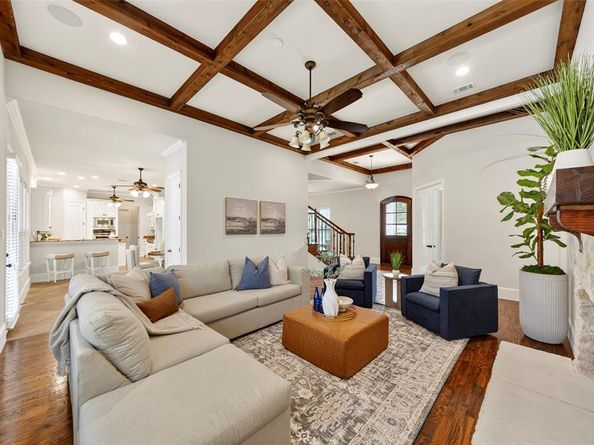 9515  Edith Lane , Dallas Texas 75220