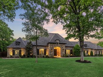 521 W Waters Edge Way 