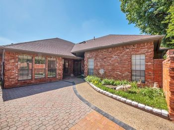 10211  Shadow Way 